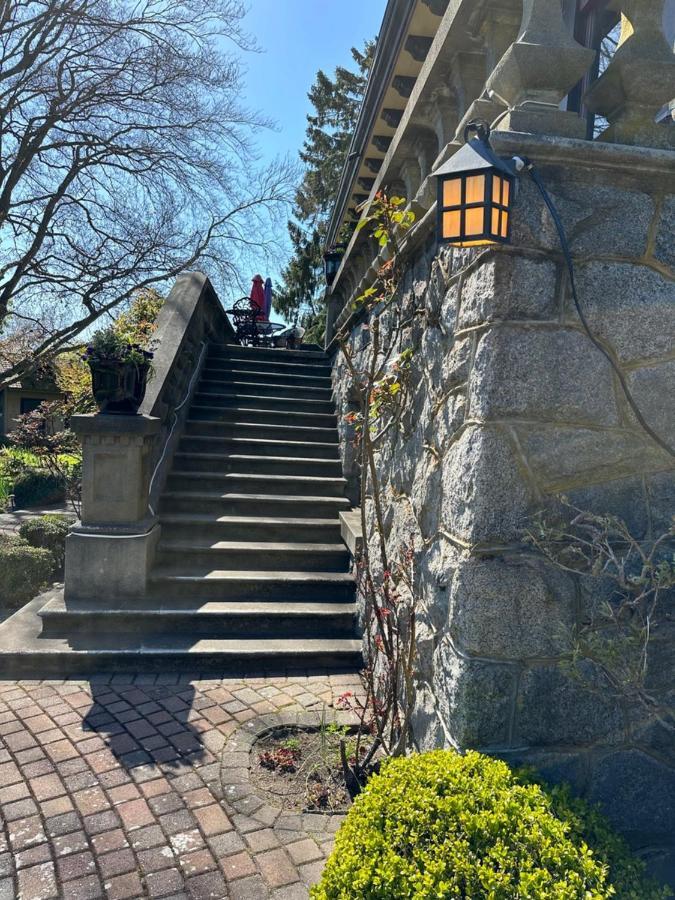 Prior Castle Inn Victoria Buitenkant foto